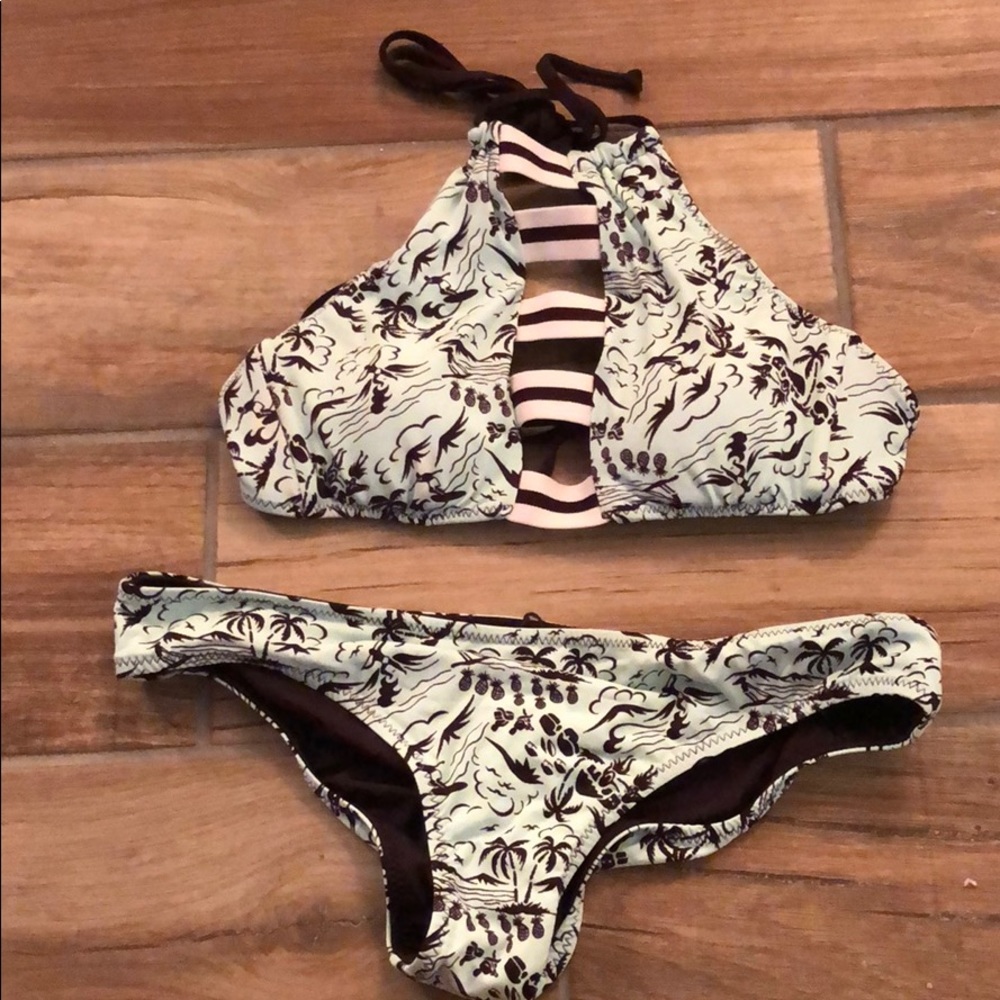 Halter bikini